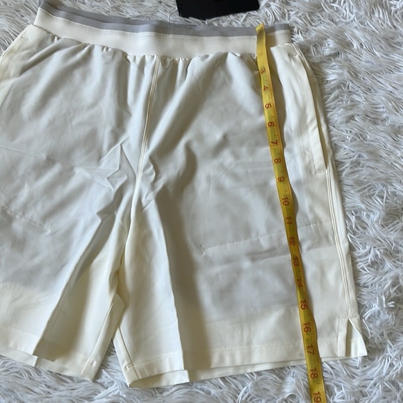 New FABLETICS Men’s 7” The Fundamental Short II Lined bone size Small - Picture 7 of 11